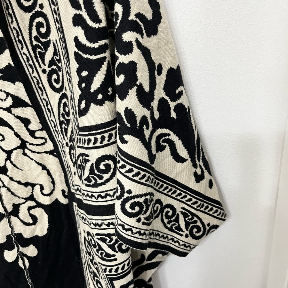 Soft Surroundings Black and Cream Sweater - Picture 4 of 4